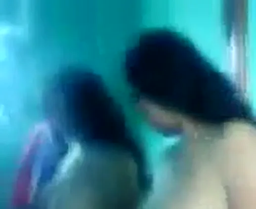 पड़ोस की उर्मिला भाभी घर में नंगा करके चुदाई MMS वीडियो — screenshot 10