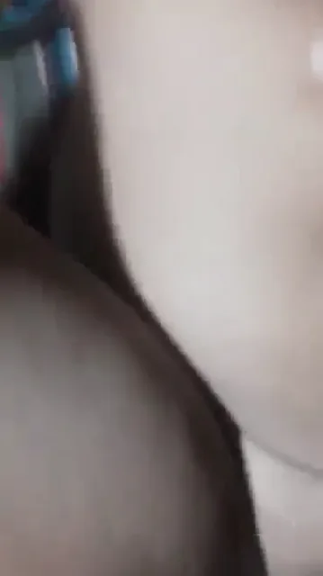 लोकल बिहारी आंटी की चूची दबाकर जोरदार चोदने का देसी सेक्स वीडियो — screenshot 1
