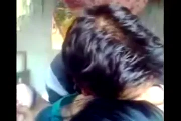 ज़िद्दी देवर को लताड़ते हुए जबरदस्त चुदाई करवाती प्यारी भाभी का देसी सेक्स वीडियो — screenshot 2