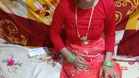 बुर खोलकर शांति से चोदने दे रही इंडियन बीवी का देसी बीएफ सेक्स वीडियो — screenshot 4