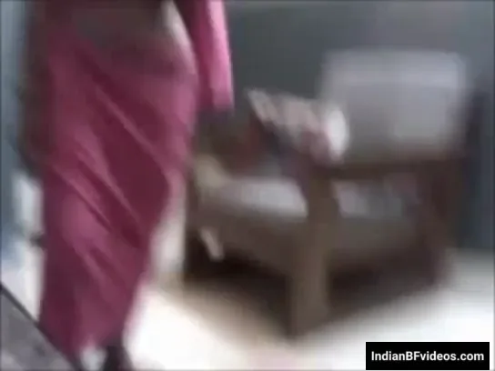 शर्मीली तेलुगू गर्लफ्रेंड को लॉज में लाकर नंगी चुदाई फिल्माया MMS वीडियो — screenshot 4