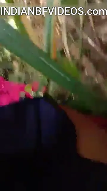 बिहारी स्कूल गर्ल की काली चूत यूनिफॉर्म में ही चोदी देहाती गांव चुदाई बीएफ वीडियो — screenshot 2