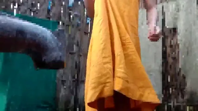 देहाती लड़की की हेरी चूत से पेशाब निकालने का पूरा पिसिंग सेक्स वीडियो — screenshot 3