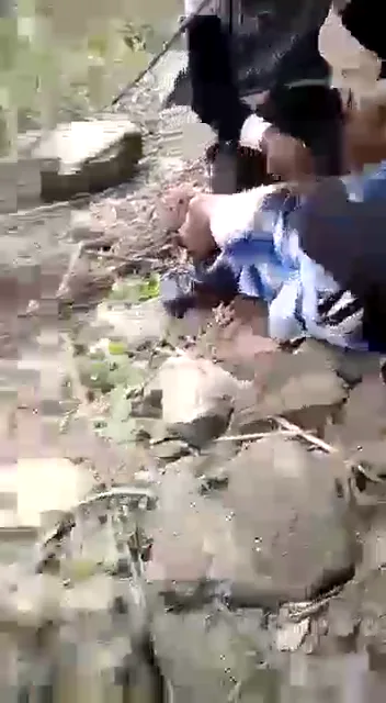 पति ने लुगाई की चूत चुदाई जोरदार तरीके से फिल्माई वीडियो — screenshot 1