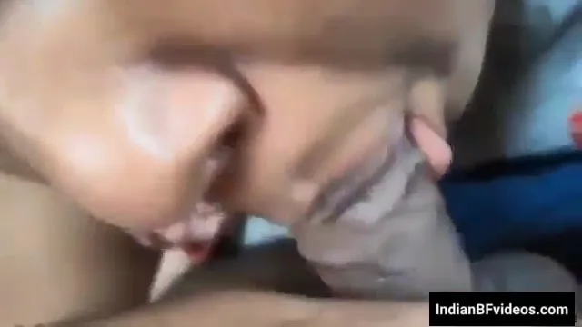 देसी गर्लफ्रेंड ने बॉयफ्रेंड के मोटे लंड को चॉकलेटी लॉलीपॉप की तरह चूसा हिंदी बीएफ सेक्स वीडियो — screenshot 1