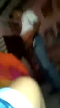अंकल ने आंटी को सामने लड़के के चोदा देसी चुदाई MMS वीडियो — screenshot 2
