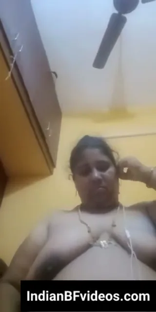 मल्लू आंटी ने बड़े स्तनों का न्यूड वीडियो कॉल शो दिखाया — screenshot 2
