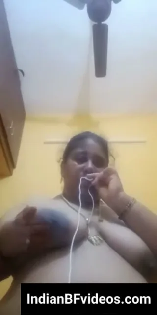 मल्लू आंटी ने बड़े स्तनों का न्यूड वीडियो कॉल शो दिखाया — screenshot 5