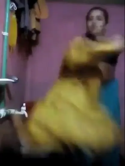 क्यूट मृणालिनी दीदी का नंगा नहाने वाला देसी एमएमएस वीडियो — screenshot 1