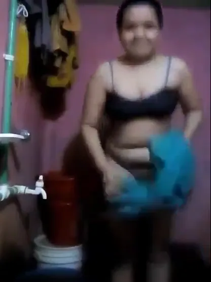 क्यूट मृणालिनी दीदी का नंगा नहाने वाला देसी एमएमएस वीडियो — screenshot 2