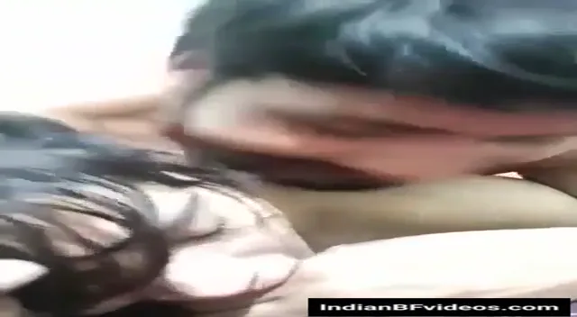 नंगी भाभी को पीछे से चोदता आशिक हिंदी बीएफ वीडियो — screenshot 5