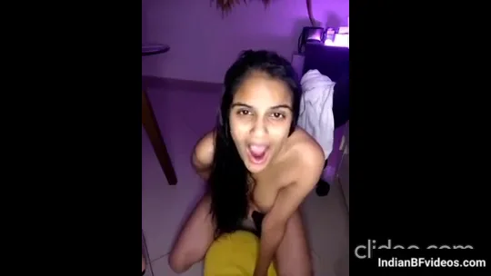 ऑनलीफैंस पर इंडियन लड़की ने डिल्डो से चूत चोदकर दिखाया MMS — screenshot 4