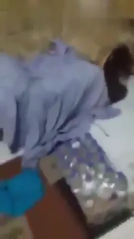 थ्रीसम सेक्स में काले लोड़े का गुलाबी टोपा चुसती इंडियन लड़की देसी बीएफ — screenshot 5