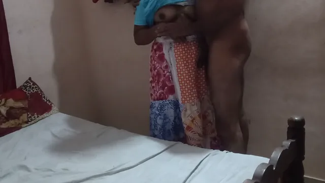 देसी हाउसवाइफ की गीली बुर चुदाई और लंड चूसने वाली ब्लोज़ोब सेक्स मूवी — screenshot 2