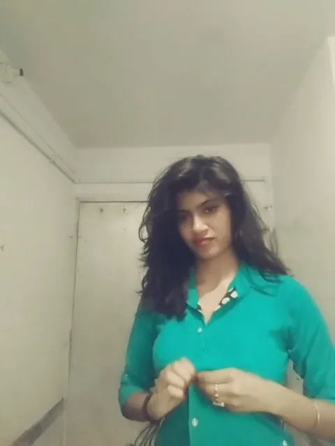 हॉट फिगर वाली रिच लड़की ने टॉयलेट में नंगा बदन दिखाया देसी बीएफ वीडियो
