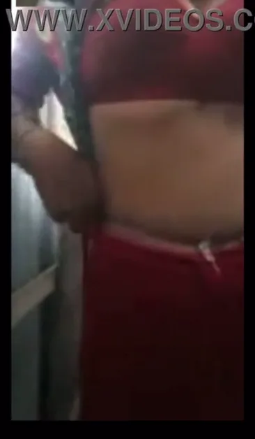 गांव की देसी माल की नंगी बूब्स दबाकर शहरी लड़के ने बनाया गरम देहाती चुदाई MMS — screenshot 7