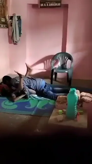 किराए पर रहने वाली आंटी की फटाफट देसी चूत चुदाई एमएमएस वीडियो — screenshot 2