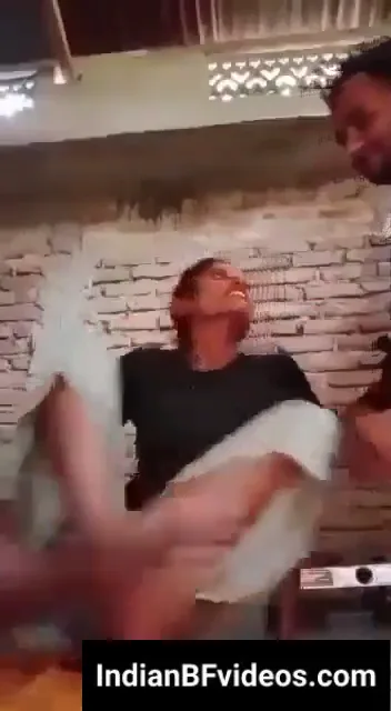 गर्लफ्रेंड ने चुदाई के लिए बॉयफ्रेंड को घर बुलाकर जोरदार सेक्स किया देसी एमएमएस — screenshot 1