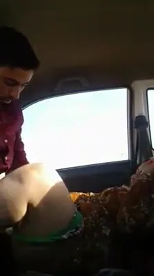 पाकिस्तानी मुस्लिम कपल की कार में जोरदार चुदाई का MMS वीडियो — screenshot 10