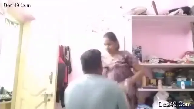 पति बाहर गया तो पड़ोसी औरत ने सैय्या के साथ चोदाचोदी की देसी MMS — screenshot 1