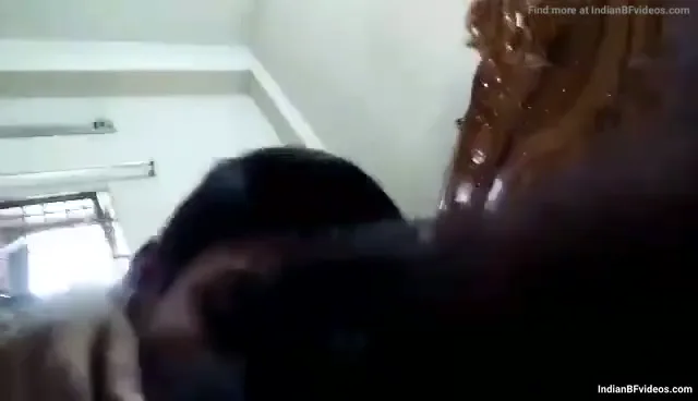 कॉलेज कपल ने हॉस्टल में किसिंग फकिंग करके रोमांस से हार्ड चुदाई की देसी सेक्स MMS
