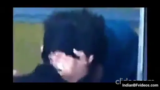 पाकिस्तानी कपल का पब्लिक प्लेस में चुपके से रोमांस करते हुए MMS ब्लू फिल्म — screenshot 10