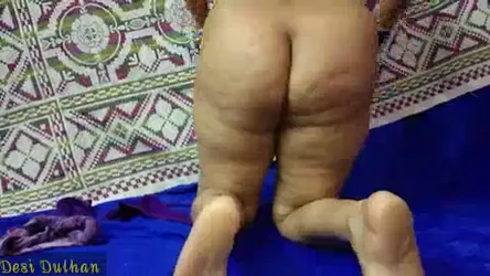देसी इंडियन लड़की की मोटे लंड से जबरदस्त चूत चुदाई हिंदी बीएफ ब्लू फिल्म — screenshot 3