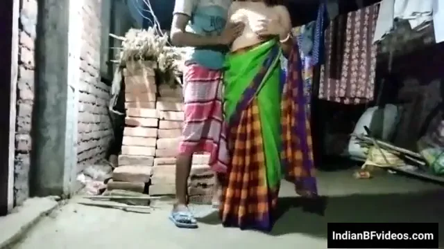 पड़ोसी औरत के घर जाकर की गई जबरदस्त चुदाई की देसी मस्त वीडियो — screenshot 2