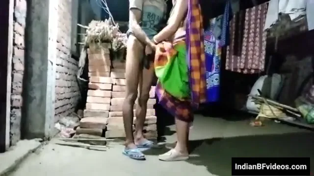 पड़ोसी औरत के घर जाकर की गई जबरदस्त चुदाई की देसी मस्त वीडियो — screenshot 3