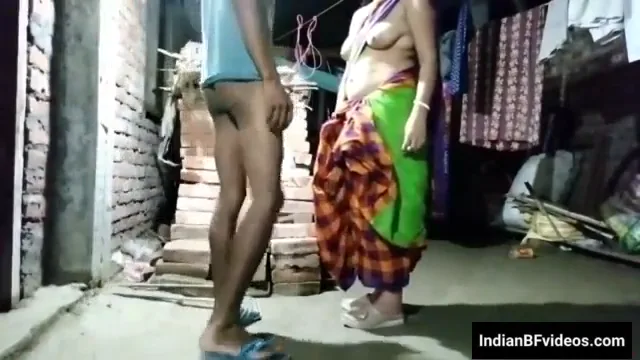 पड़ोसी औरत के घर जाकर की गई जबरदस्त चुदाई की देसी मस्त वीडियो — screenshot 4