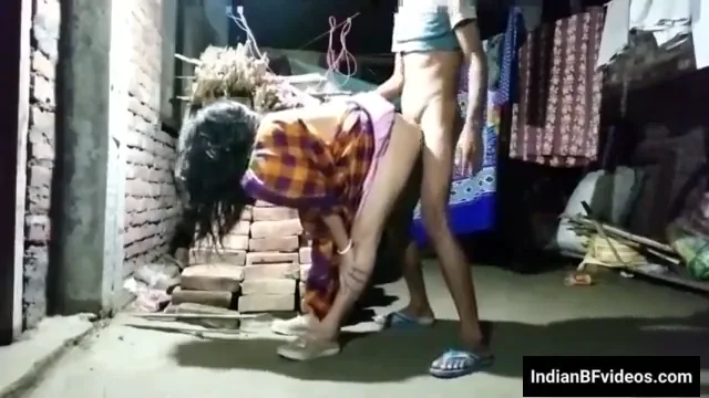 पड़ोसी औरत के घर जाकर की गई जबरदस्त चुदाई की देसी मस्त वीडियो — screenshot 5