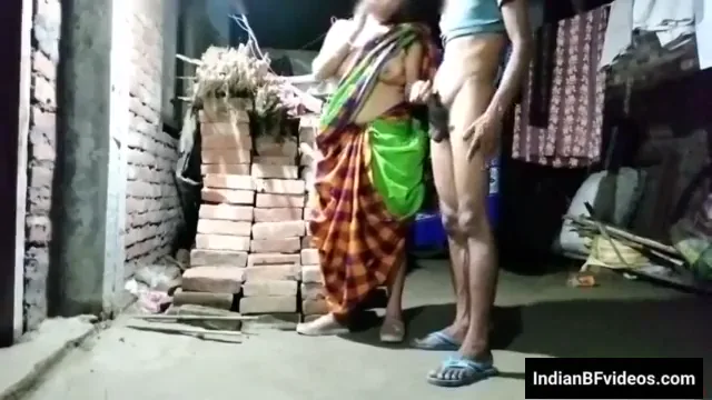पड़ोसी औरत के घर जाकर की गई जबरदस्त चुदाई की देसी मस्त वीडियो — screenshot 9