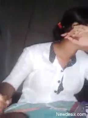 मसाज पार्लर वाली गर्म लड़की के साथ देसी चूत चुदाई और गांड मस्ती हिंदी बीएफ — screenshot 1