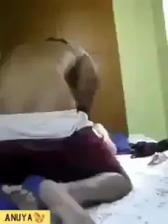 शर्मीली कॉलेजगर्ल का पहला संभोग लंड चूत में घुसते हुए देसी सेक्स वीडियो — screenshot 3