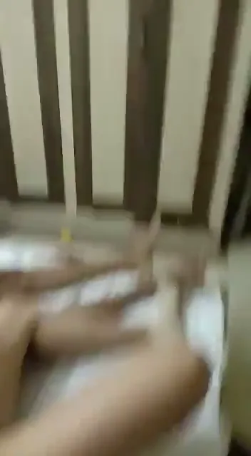कॉलगर्ल को होटल में लाकर देसी चुदाई का पूरा MMS ब्लू फिल्म वीडियो — screenshot 4
