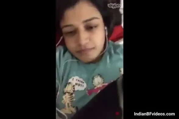 कॉलेज लवर्स ने वीडियो कॉल पर साथ हस्तमैथुन किया देसी चूत लंड MMS — screenshot 2