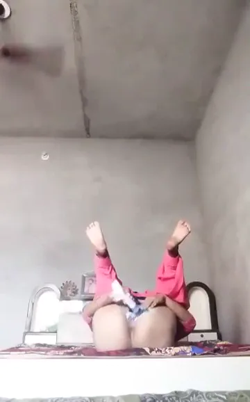 सेक्सी भाभी ने गांड हिला के न्यूड सेल्फी बनाई और चूत दिखाई हिंदी बीएफ — screenshot 4