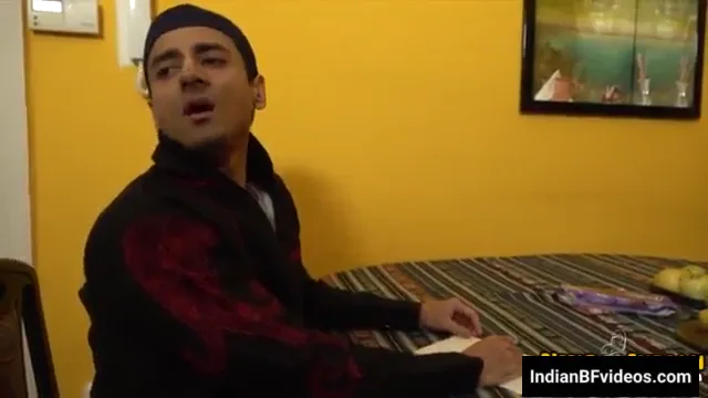 सारा वक़्त चुदाई के मूड में चुदक्कड हिजाबी सौतेली बहन का बीएफ वीडियो — screenshot 2