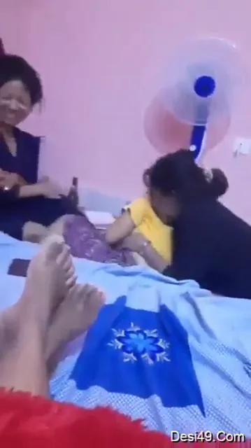 हॉस्टल वाली दो इंडियन लड़कियों ने की जोरदार लेस्बियन चूत चुदाई वाली मस्ती वीडियो — screenshot 2