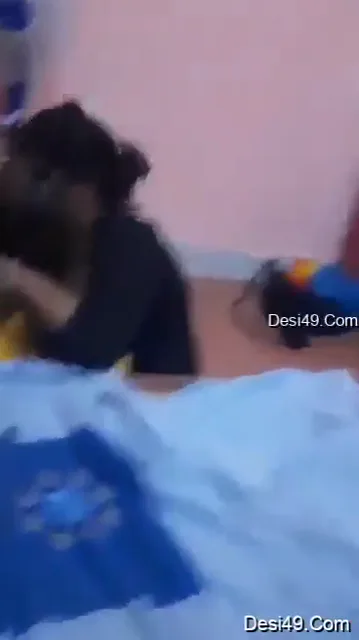 हॉस्टल वाली दो इंडियन लड़कियों ने की जोरदार लेस्बियन चूत चुदाई वाली मस्ती वीडियो — screenshot 3