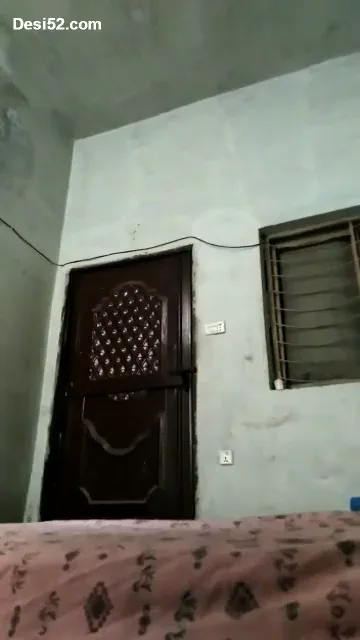 देसी वाइफ को किराये के कमरे में लाकर जोर से चोदा हिंदी सेक्स वीडियो — screenshot 5