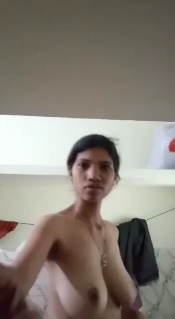 दुबली पतली भाभी के बड़े बड़े दूध दबाकर चूसा देसी भाभी सेक्स वीडियो — screenshot 5