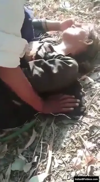 गांव की औरत लफंगों से चुदना चाहती है देहाती चुदाई गांव बीएफ सेक्स — screenshot 2