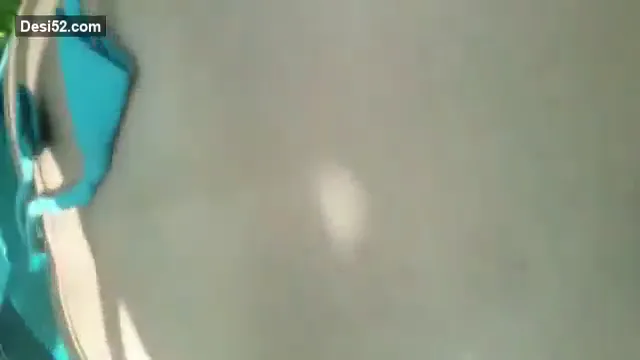 वेटर ने सफाईवाली को चोदा ढाबे के पीछे झाड़ियो में वीडियो — screenshot 8