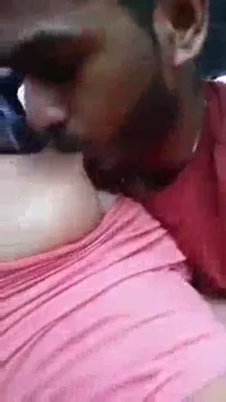 केरल की गर्म टीचर ने कार में स्टूडेंट के मोटे लंड को चूसा चाटा और मल्लू चुदाई की हिंदी बीएफ वीडियो — screenshot 3