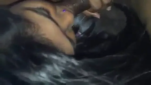 साउथ इंडियन लड़की ने कोबरा जैसे लंड को चूसा देसी चुदाई वीडियो — screenshot 7
