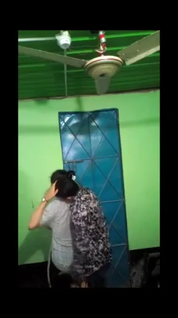 देसी इंडियन कपल का हॉट रोमांस और चूत चुदाई वाली सेक्स वीडियो — screenshot 2