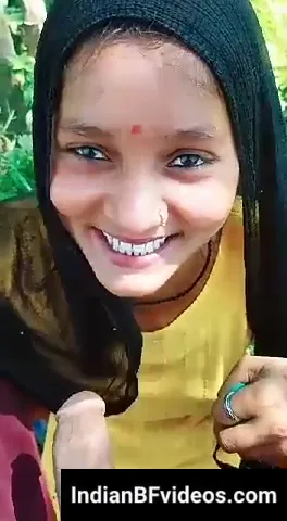 गाँव की क्यूट माल ने जंगल में जाकर बड़ा लंड चूसा ब्लोजॉब देसी बीएफ — screenshot 1