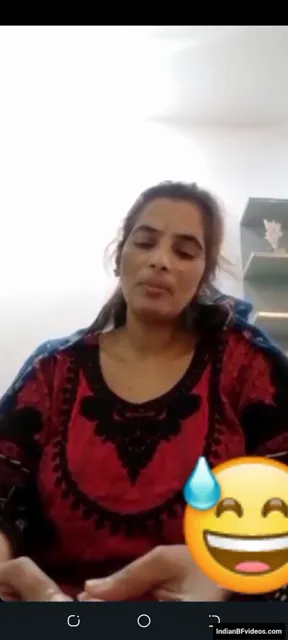 पपीते जैसे बड़े बूब्स वाली पाकिस्तानी भाभी नंगी देसी एमएमएस वीडियो — screenshot 1