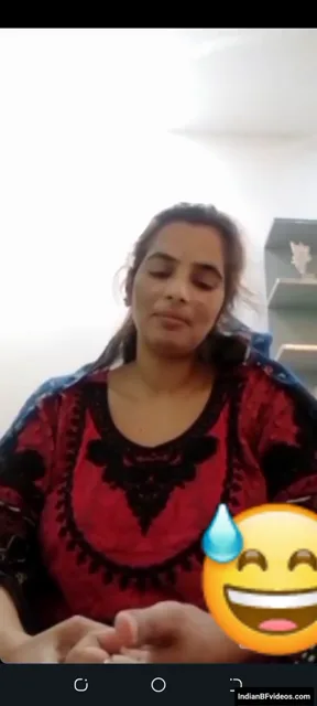 पपीते जैसे बड़े बूब्स वाली पाकिस्तानी भाभी नंगी देसी एमएमएस वीडियो — screenshot 2